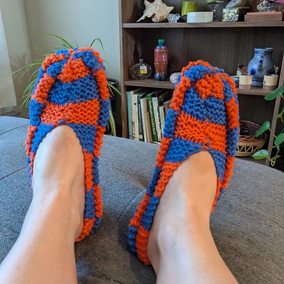 Handmade Knitted Acrylic Yarn Slippers Pantouffles Blue Orange - Picture 2 of 5
